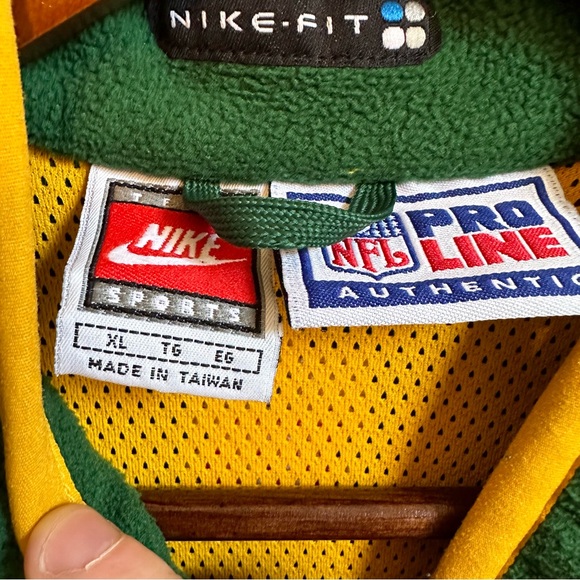 Vintage 90s Team Nike Green Bay Packers Full Zip Fleece Vest - Picture 3 of 3